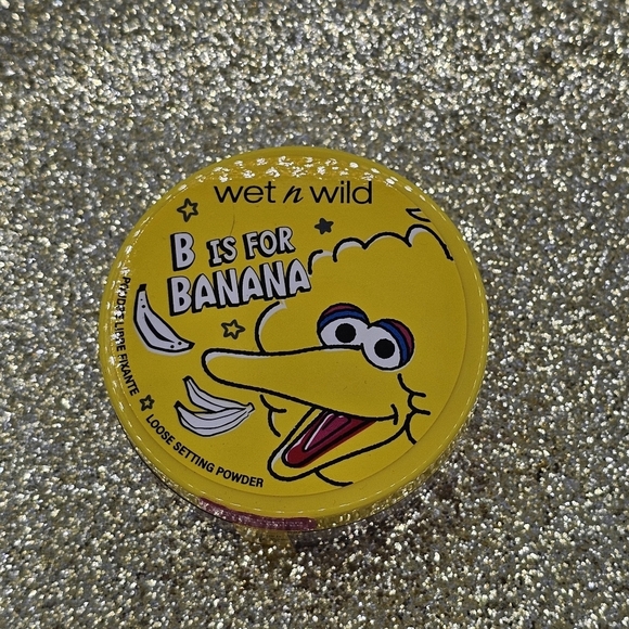 Wet n Wild Sesame Street B is for Banana Loose Setting Powder - Picture 2 of 5